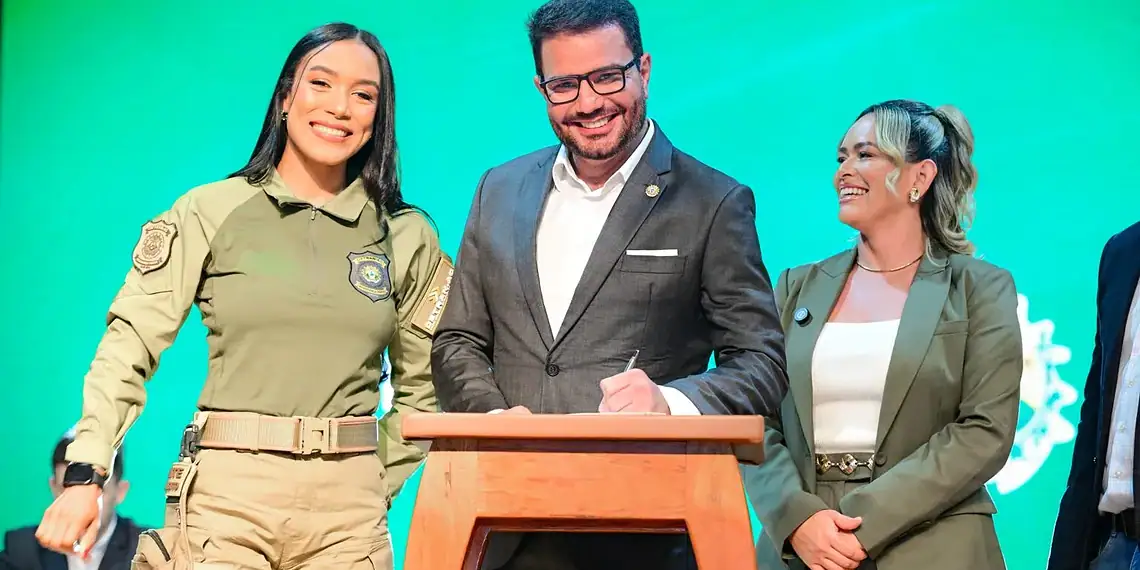 Posse ocorreu nesta segunda-feira, 9, em Rio Branco - Foto: Clemerson Ribeiro/Secom