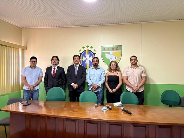 Semulher e Federação Acreana de Futebol firmam parceria após denúncias e promovem ações contra violência no esporte