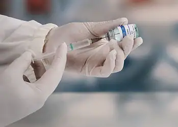 Vacina contra chikungunya: o que já se sabe sobre imunizante aprovado 1 Foto: IMAGINESTOCK/GettyImages