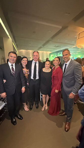 Vivas antecipados de parabéns para o ortodontista Rodrigo Lima que no próximo dia 8 comemora a data ao lado da amada Sabrina Ricciardi 4 Vivas antecipados de parabéns para o ortodontista Rodrigo Lima que no próximo dia 8 comemora a data ao lado da amada Sabrina Ricciardi