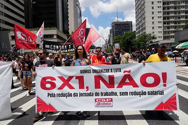 Preço de restaurantes vai aumentar com fim da escala 6×1, diz Abrasel