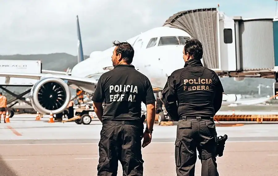 PF proíbe gravação da série Área Restrita em aeroportos. Entenda 1 Programas do gênero não poderão mais ser gravados em aeroportos brasileiros. Foto: Reprodução
