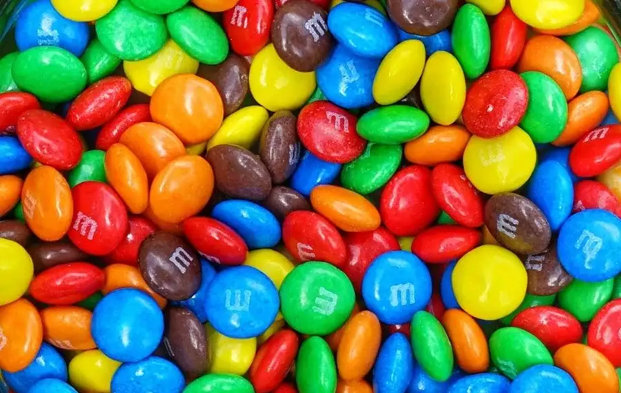 Milhares de pacotes de M&M’s são recolhidos por risco à saúde