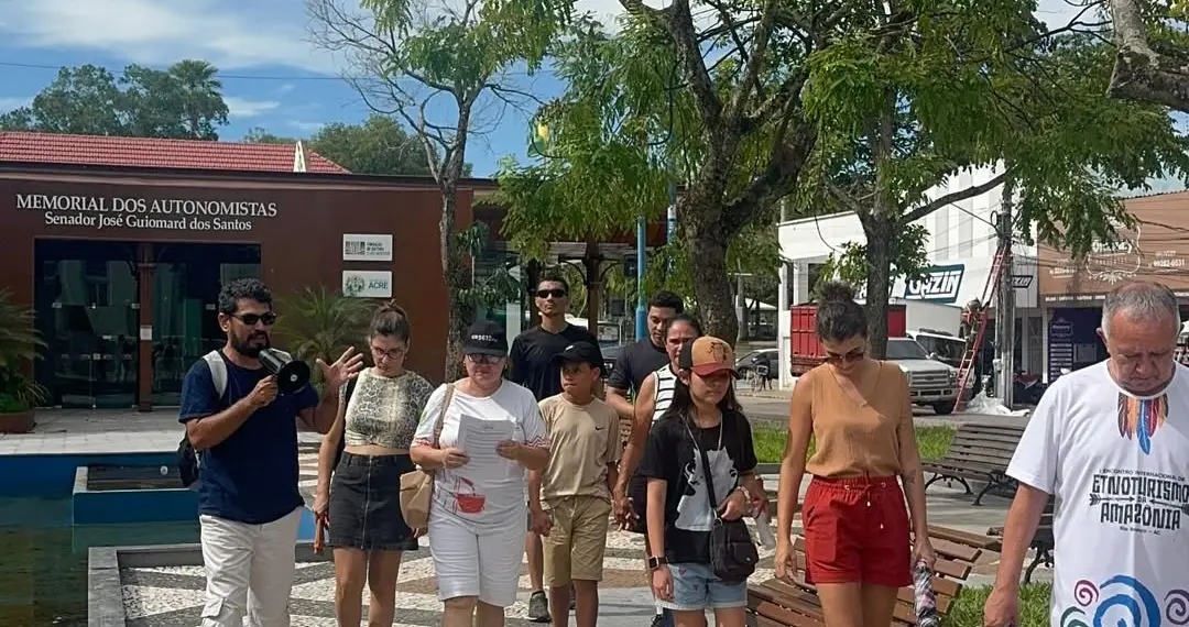 Projeto 'Acreane-se' abre nova temporada de passeios históricos pelas praças de Rio Branco