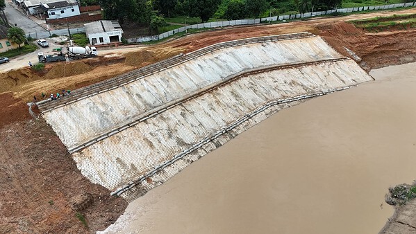 Obra da Orla do Rio Acre em Brasileia está mais da metade executada e segue paralisada desde abril de 2024, diz Deracre