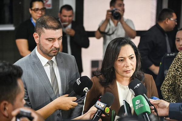 Mailza diz que avanço dos PCCRs no Acre depende da situação financeira do Estado: "compromisso do governo"