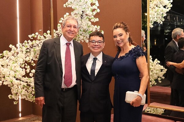 O Ministério Público do Estado do Acre realizou, no último dia 30, a cerimônia de posse do procurador-geral de Justiça, Oswaldo D’Albuquerque Lima Neto