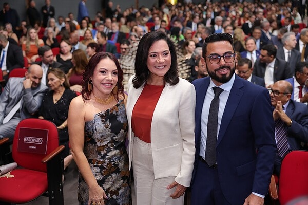 O Ministério Público do Estado do Acre realizou, no último dia 30, a cerimônia de posse do procurador-geral de Justiça, Oswaldo D’Albuquerque Lima Neto