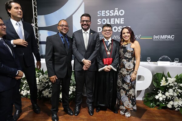 O Ministério Público do Estado do Acre realizou, no último dia 30, a cerimônia de posse do procurador-geral de Justiça, Oswaldo D’Albuquerque Lima Neto