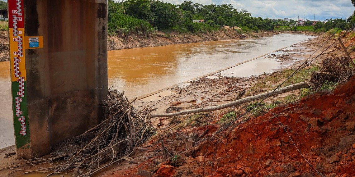 Dnit faz vistoria técnica na Ponte José Augusto em Brasileia após erosão causada por chuvas