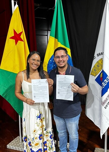 Do amor na faculdade à aprovação em concurso: casal estuda junto, conquista vagas e toma posse na Educação no Acre