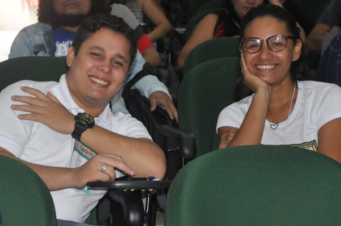 Do amor na faculdade à aprovação em concurso: casal estuda junto, conquista vagas e toma posse na Educação no Acre