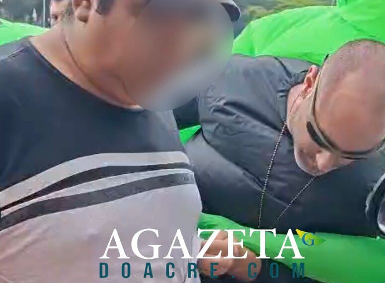 Imagens obtidas pela CNN Brasil mostram o momento em que os agentes realizam as abordagens.