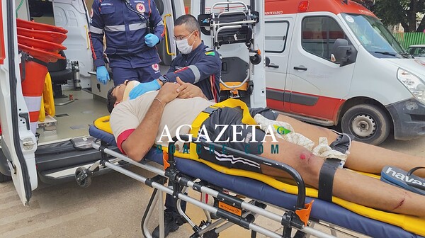 Colisão entre motocicletas deixa três pessoas feridas no bairro Vitória