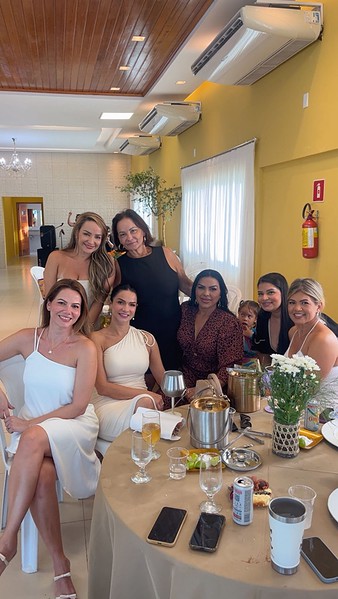 O empresário Tiago Viana reuniu amigos e familiares para comemorar a chegada dos seus 46 anos no Swiss Park