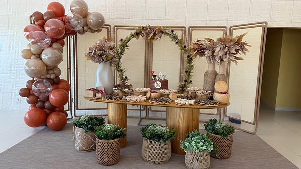 O empresário Tiago Viana reuniu amigos e familiares para comemorar a chegada dos seus 46 anos no Swiss Park