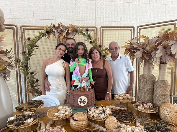 O empresário Tiago Viana reuniu amigos e familiares para comemorar a chegada dos seus 46 anos no Swiss Park