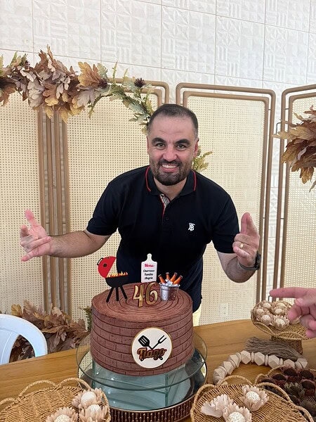 O empresário Tiago Viana reuniu amigos e familiares para comemorar a chegada dos seus 46 anos no Swiss Park