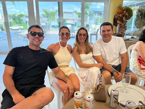 O empresário Tiago Viana reuniu amigos e familiares para comemorar a chegada dos seus 46 anos no Swiss Park