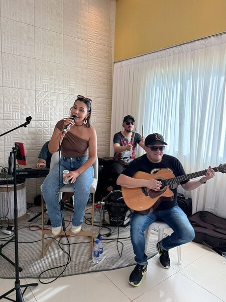 O empresário Tiago Viana reuniu amigos e familiares para comemorar a chegada dos seus 46 anos no Swiss Park