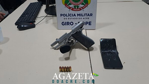 Homem é preso com pistola durante patrulhamento policial em bairro de Rio Branco