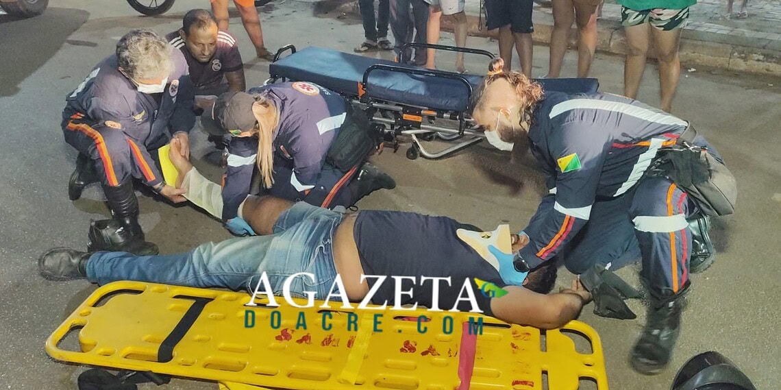 Motociclista sofre fratura após colidir com carro estacionado na Avenida Sobral