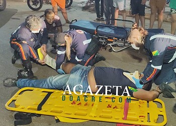 Motociclista sofre fratura após colidir com carro estacionado na Avenida Sobral