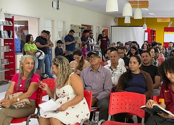 Comunidade comparece para garantir uma das 459 vagas oferecidas gratuitamente pelo governo do Estado. Foto: Cássia Veras/SEE