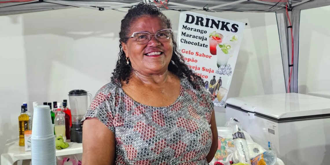 Comerciante Osmilda Reinalda de Oliveira aposta em boa movimentação - Foto: Vitor Paiva