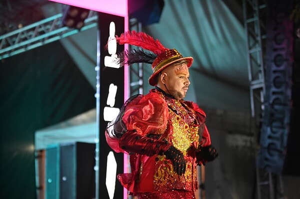 Candidatos a Rei Momo se apresentam na primeira noite do Carnaval em Rio Branco; FOTOS