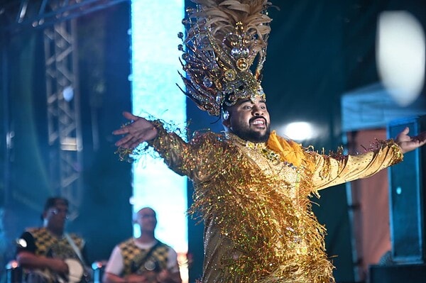 Candidatos a Rei Momo se apresentam na primeira noite do Carnaval em Rio Branco; FOTOS