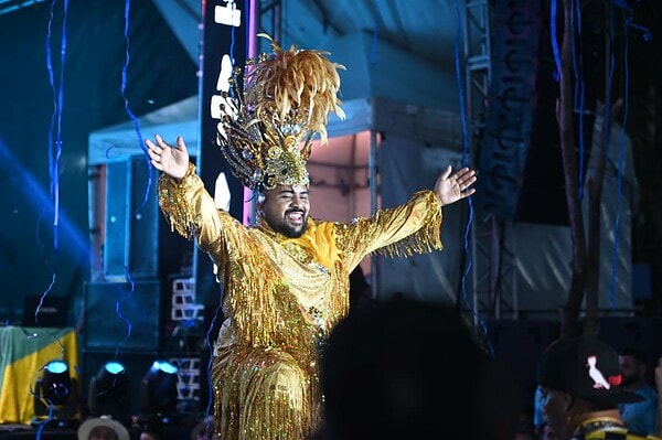 Candidatos a Rei Momo se apresentam na primeira noite do Carnaval em Rio Branco; FOTOS