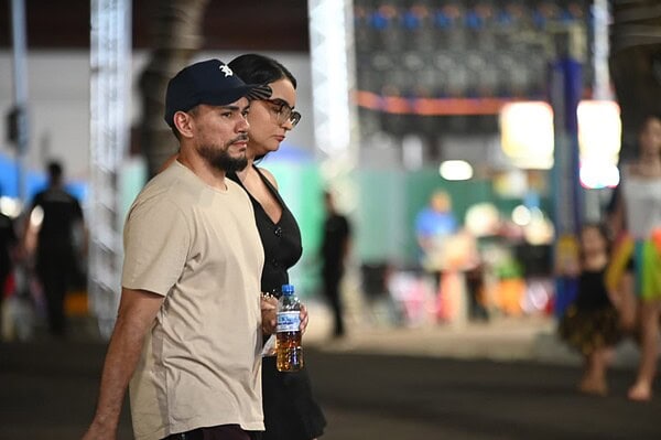 Chuva, brilho e coroação: Segunda noite de Carnaval consagra novas rainhas em Rio Branco