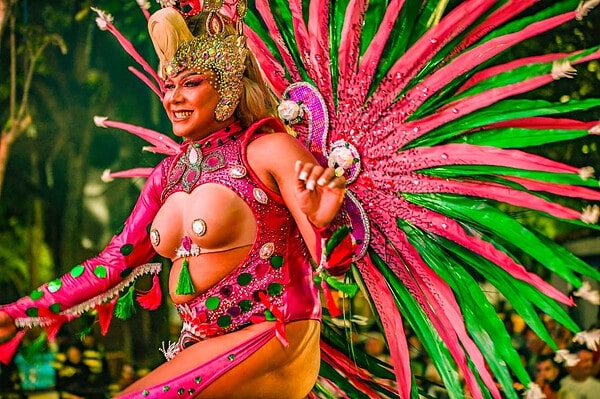 FOTOS: Quatro candidatas disputam o título de Rainha Gay do Carnaval 2026; confira