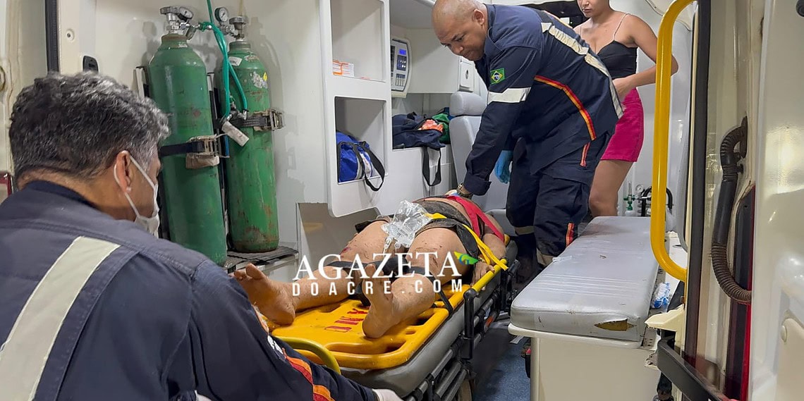 Acidente em ramal termina com dois feridos após moto atingir poste de igreja em Rio Branco