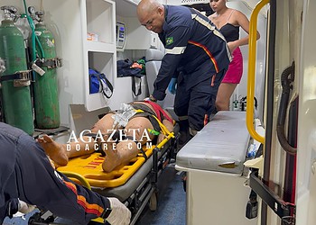 Acidente em ramal termina com dois feridos após moto atingir poste de igreja em Rio Branco