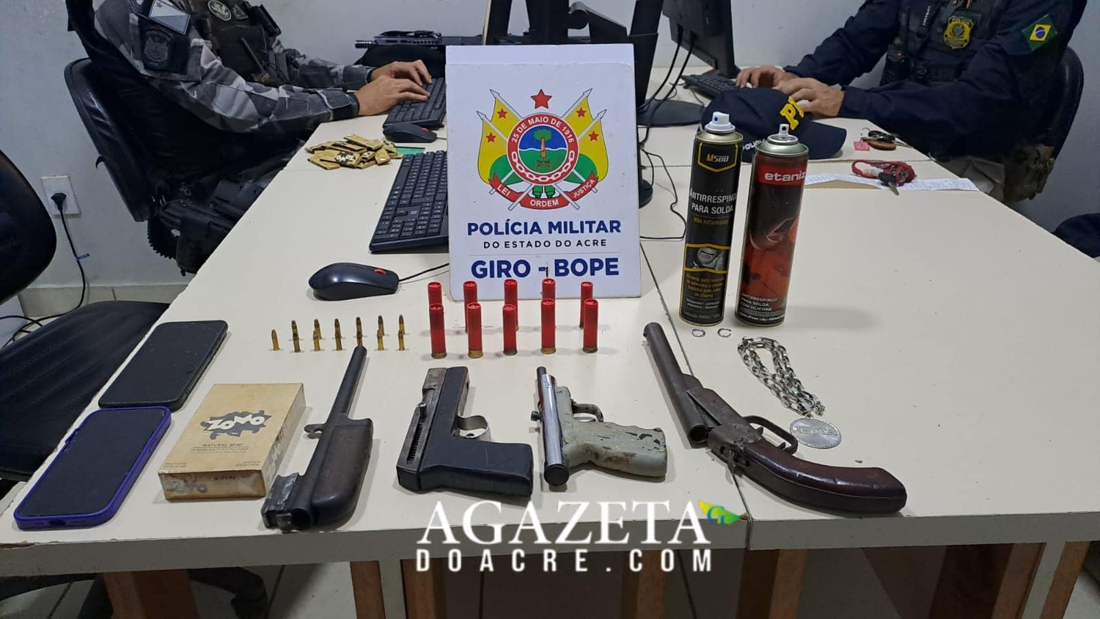 Adolescente é apreendido com pistolas caseiras, escopeta e munições em Rio Branco 2 Adolescente é apreendido com pistolas caseiras, escopeta e munições em Rio Branco