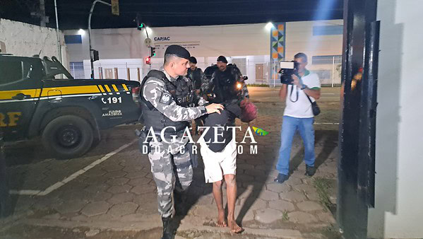 Adolescente é apreendido com pistolas caseiras, escopeta e munições em Rio Branco