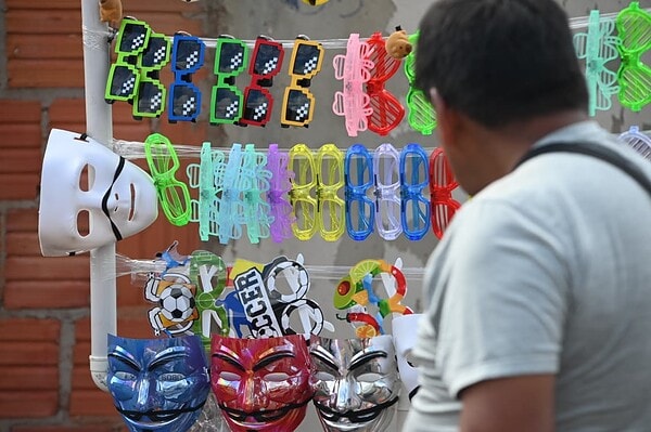 FOTOS: Multidão toma ruas do Tucumã com bloco Vai Quem Quer no Carnaval de Rio Branco