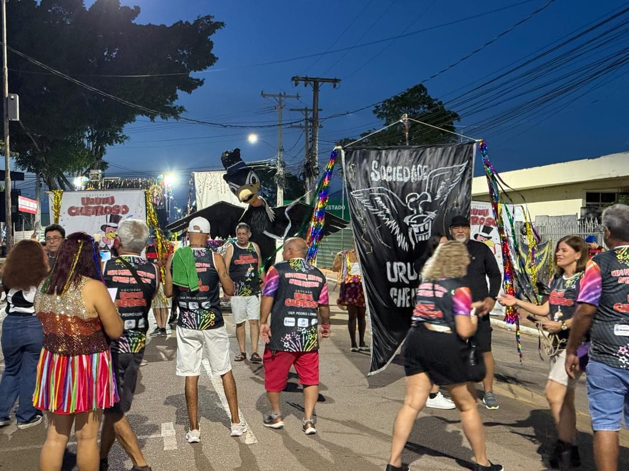 Foliões do Bloco Urubu Cheiroso já se reúnem para retomar a tradição do 'sujo' nas ruas da capital 1 Urubu Cheiroso