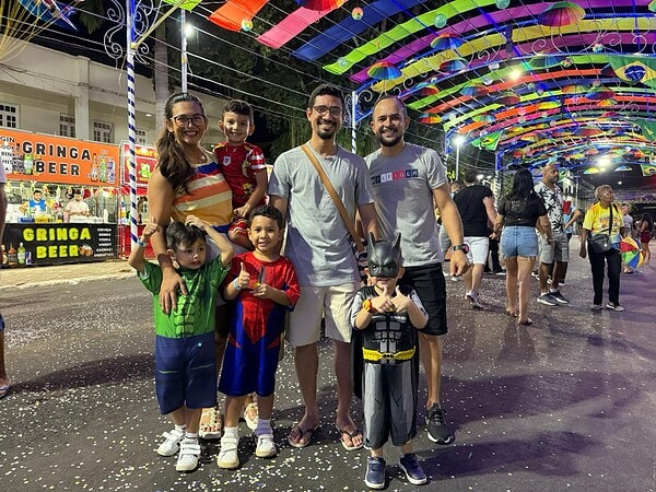 Do Tucumã ao Centro: foliões festejam domingo de Carnaval em Rio Branco