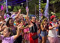 FOTOS: Bloco Urubu Cheiroso arrasta multidão e celebra reencontro de gerações na avenida