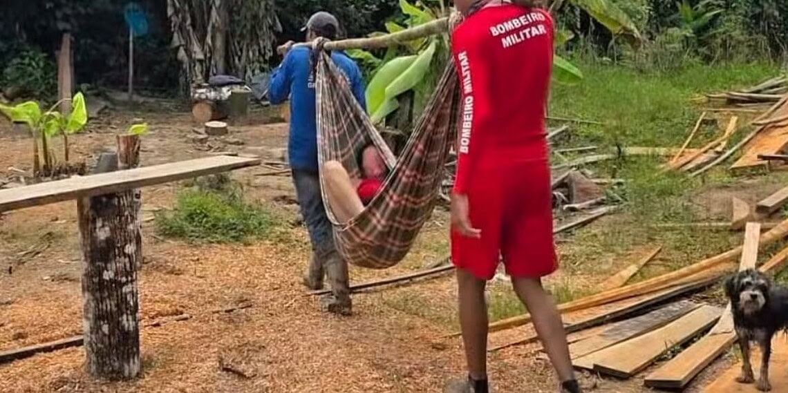 Mulher é resgatada após cair de cavalo em área de difícil acesso no interior do Acre