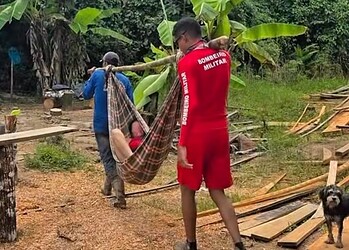 Mulher é resgatada após cair de cavalo em área de difícil acesso no interior do Acre
