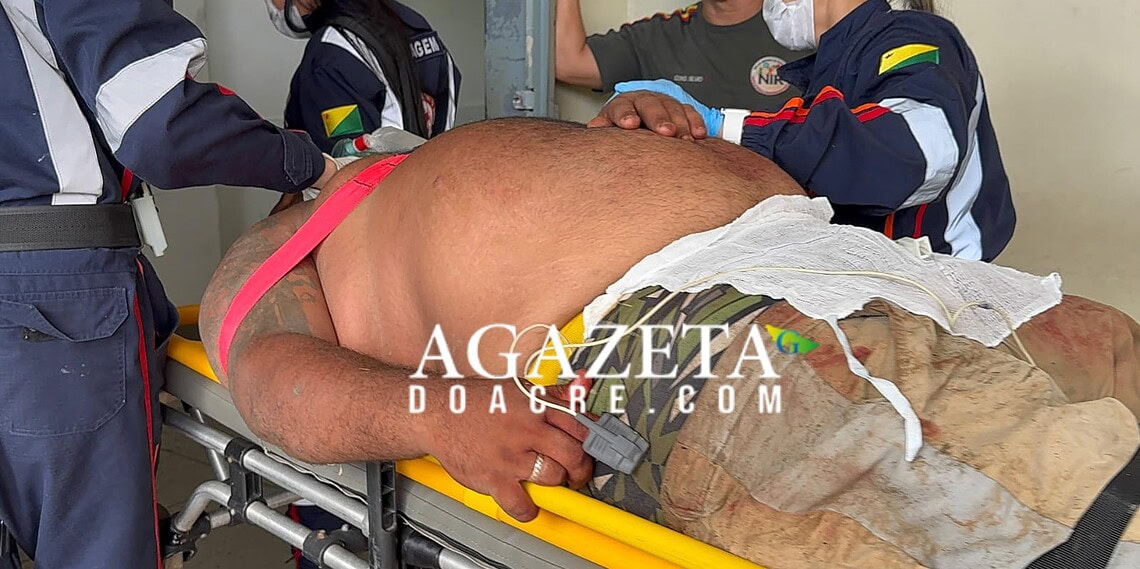 Homem é encontrado com corte profundo no pescoço e levado em estado grave ao PS