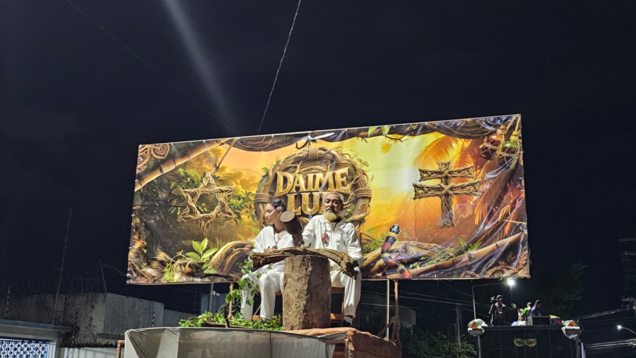 Espiritualidade e samba: Unidos do Fuxico abre o desfile dos blocos com o enredo “Daime Luz”