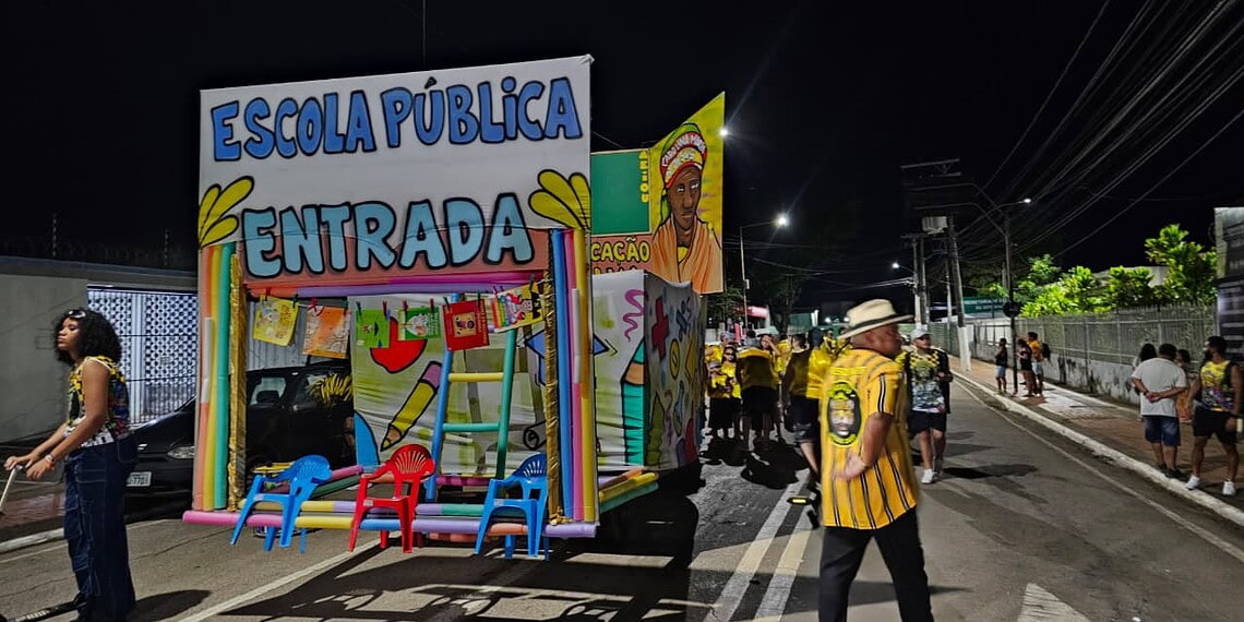 Com tema sobre superação na periferia, bloco ‘6 é D+’ leva mais de 300 brincantes à avenida