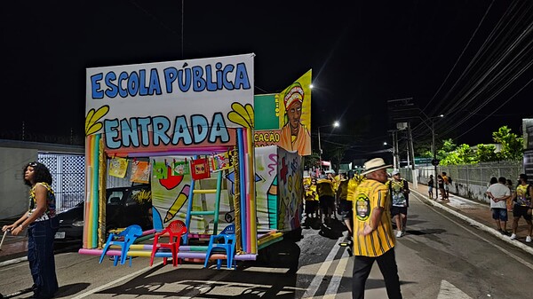 Com tema sobre superação na periferia, bloco ‘6 é D+’ leva mais de 300 brincantes à avenida