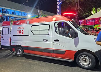 Folião passa mal durante intervalo de desfiles e é socorrido pelo Samu em Rio Branco 1 Folião passa mal durante intervalo de desfiles e é socorrido pelo Samu em Rio Branco