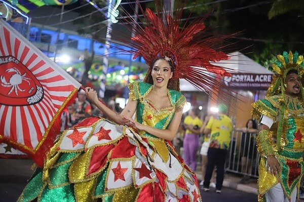 FOTOS: Sambase abre segunda noite de desfiles em Rio Branco com enredo sobre a Revolução Acreana e mira tricampeonato